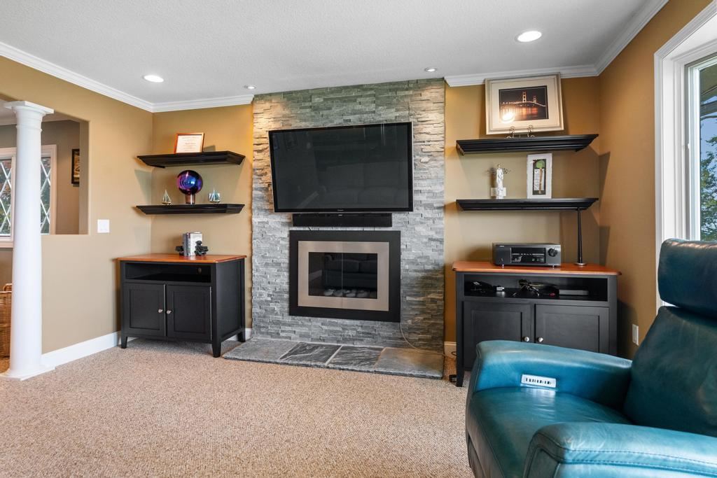 1134 Charlevoix Avenue Unit: 12