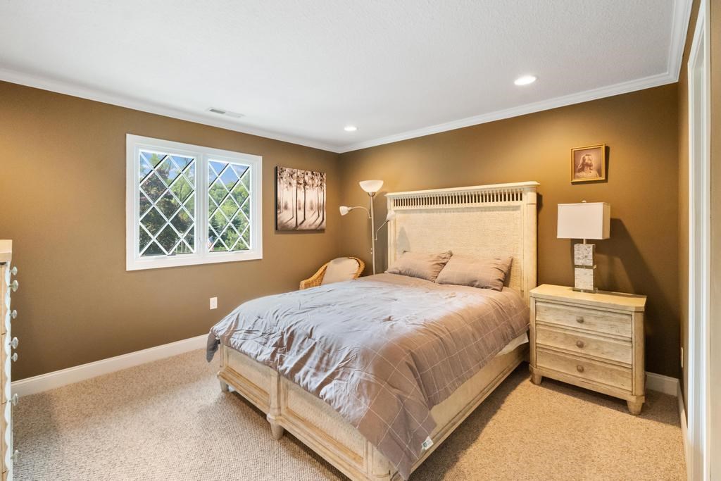 1134 Charlevoix Avenue Unit: 12