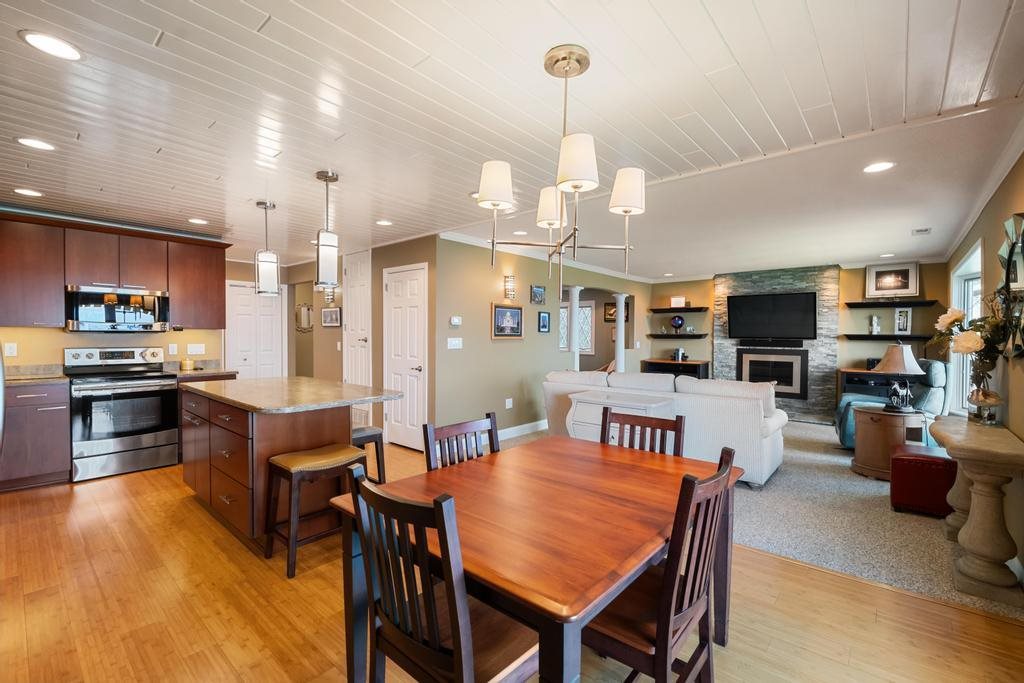 1134 Charlevoix Avenue Unit: 12