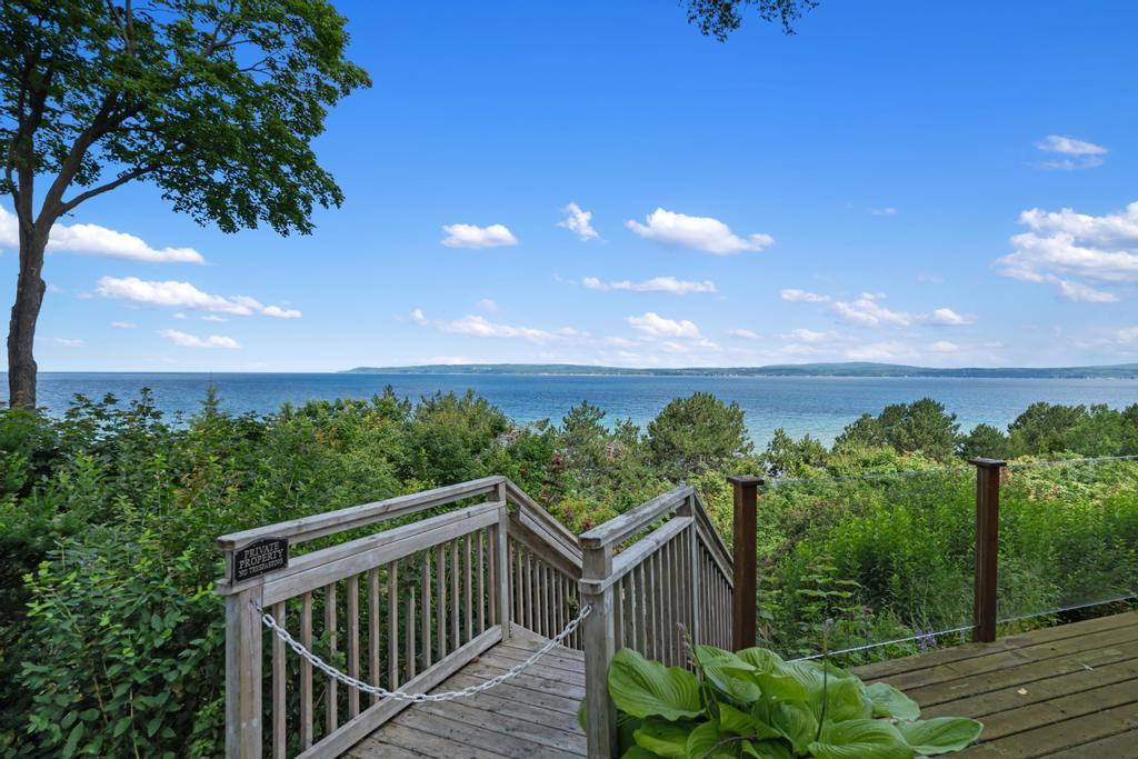 1134 Charlevoix Avenue Unit: 12