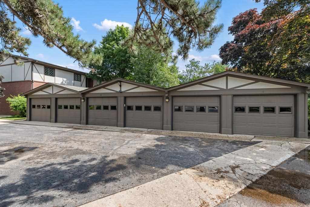 1134 Charlevoix Avenue Unit: 12