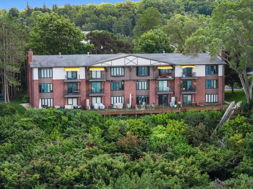 1134 Charlevoix Avenue Unit: 12