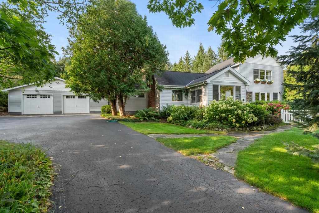 4030 Lakeshore Road