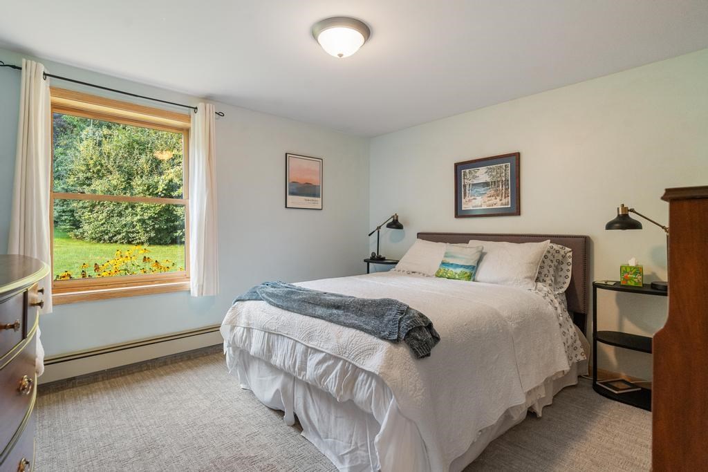 4030 Lakeshore Road