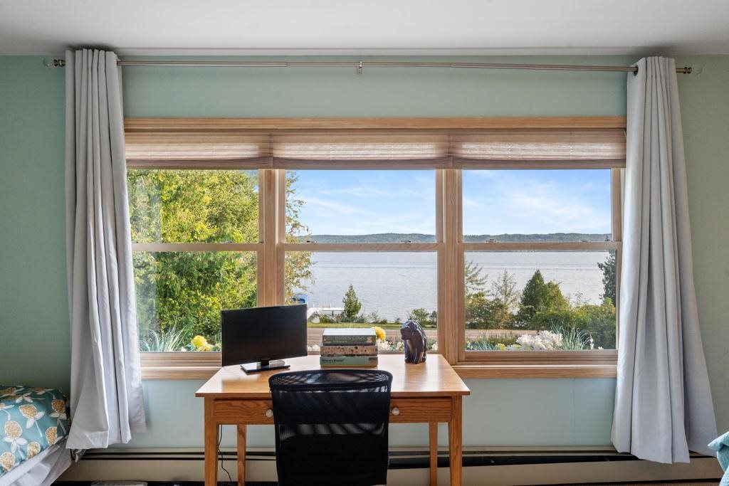 4030 Lakeshore Road