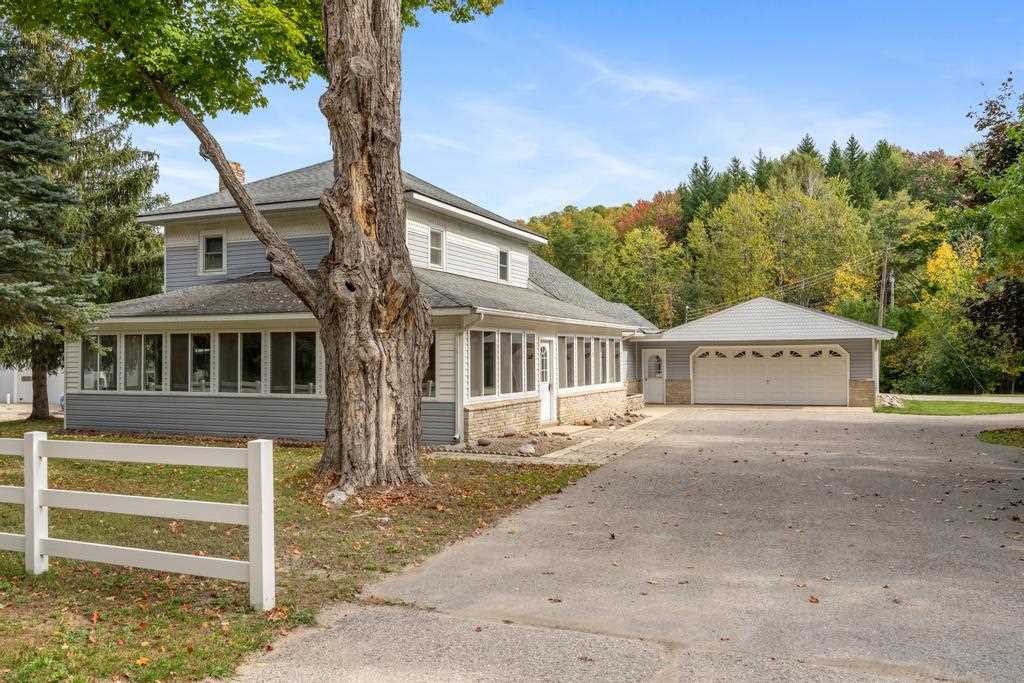 2950 S Advance Rd Road