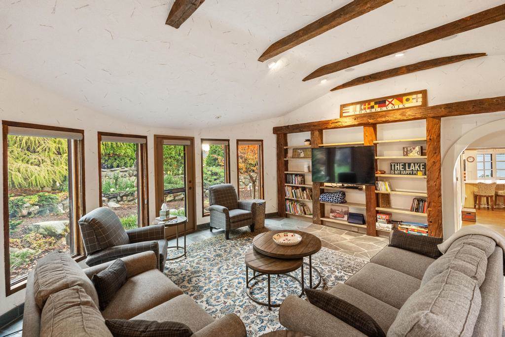 1 Thistle Downs Drive