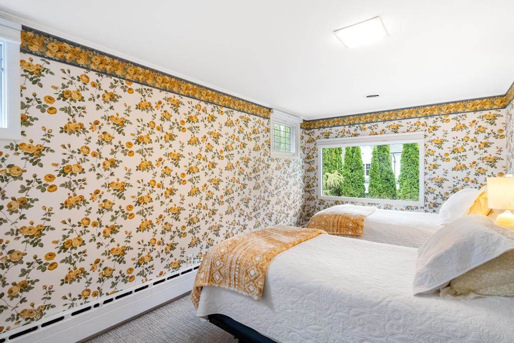 1 Thistle Downs Drive