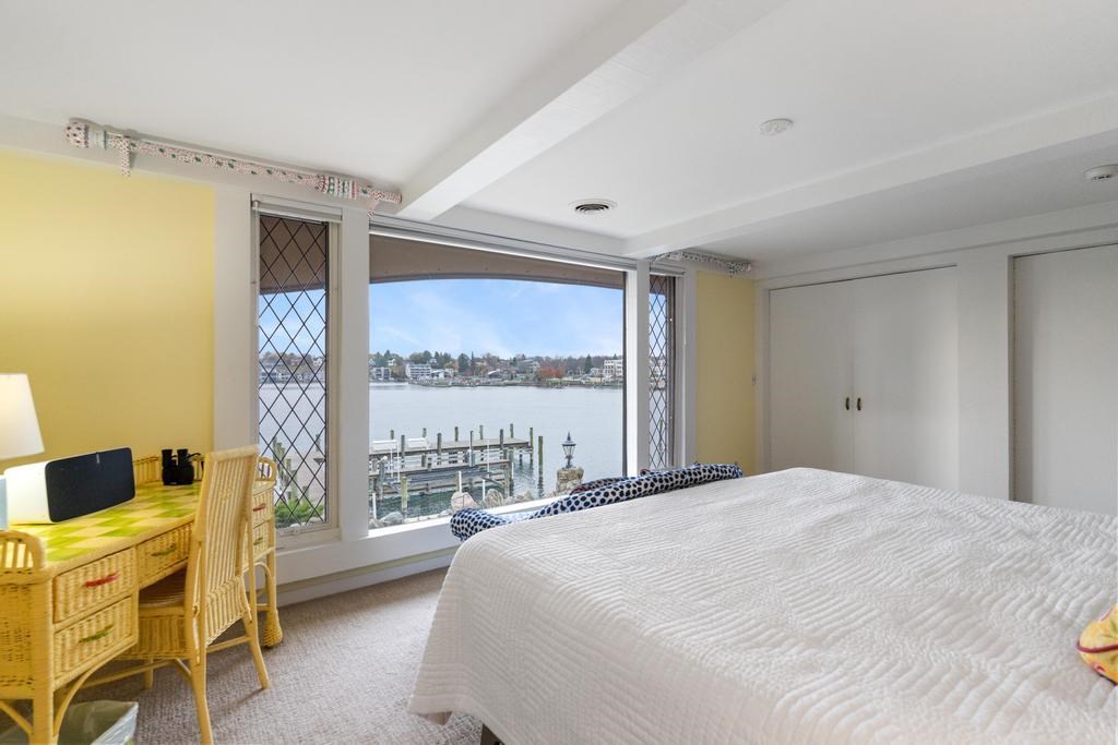 1 Thistle Downs Drive