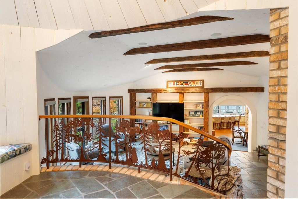 1 Thistle Downs Drive