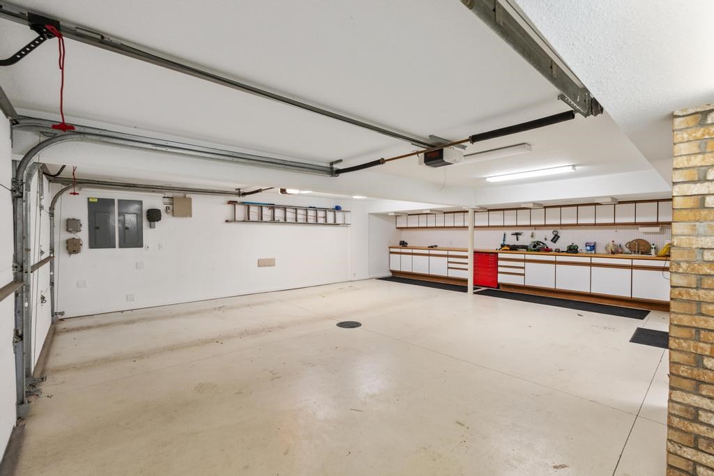 1 Thistle Downs Drive