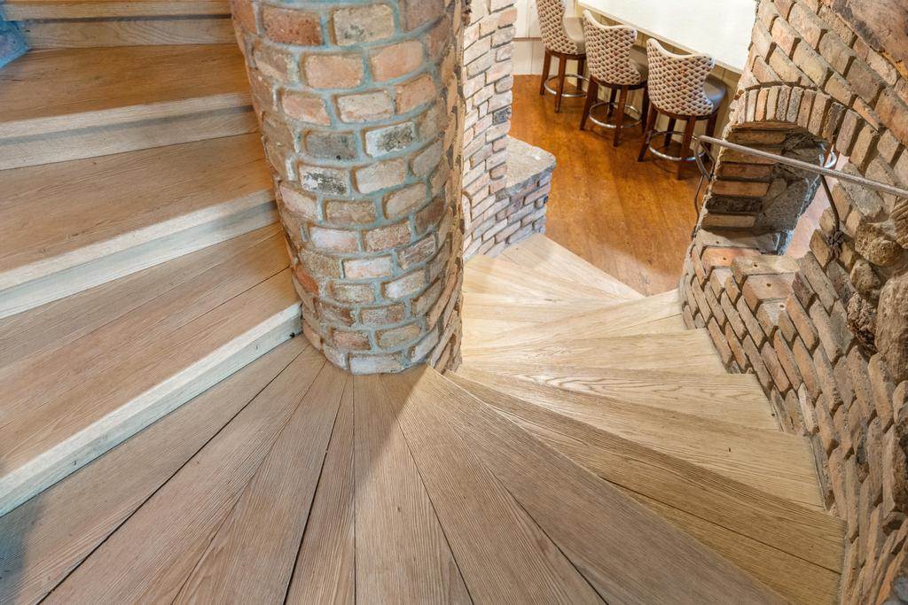 1 Thistle Downs Drive