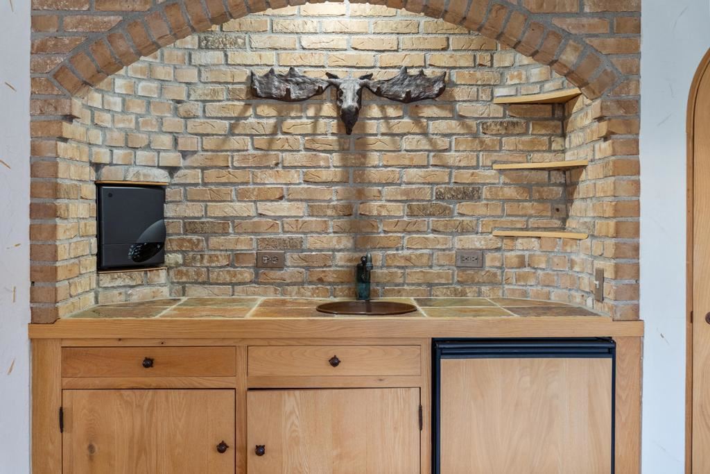 1 Thistle Downs Drive