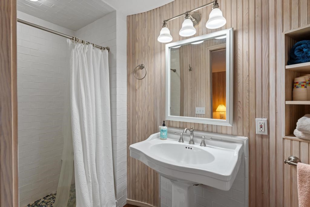 1 Thistle Downs Drive