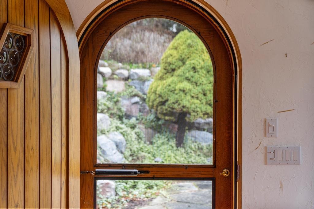 1 Thistle Downs Drive