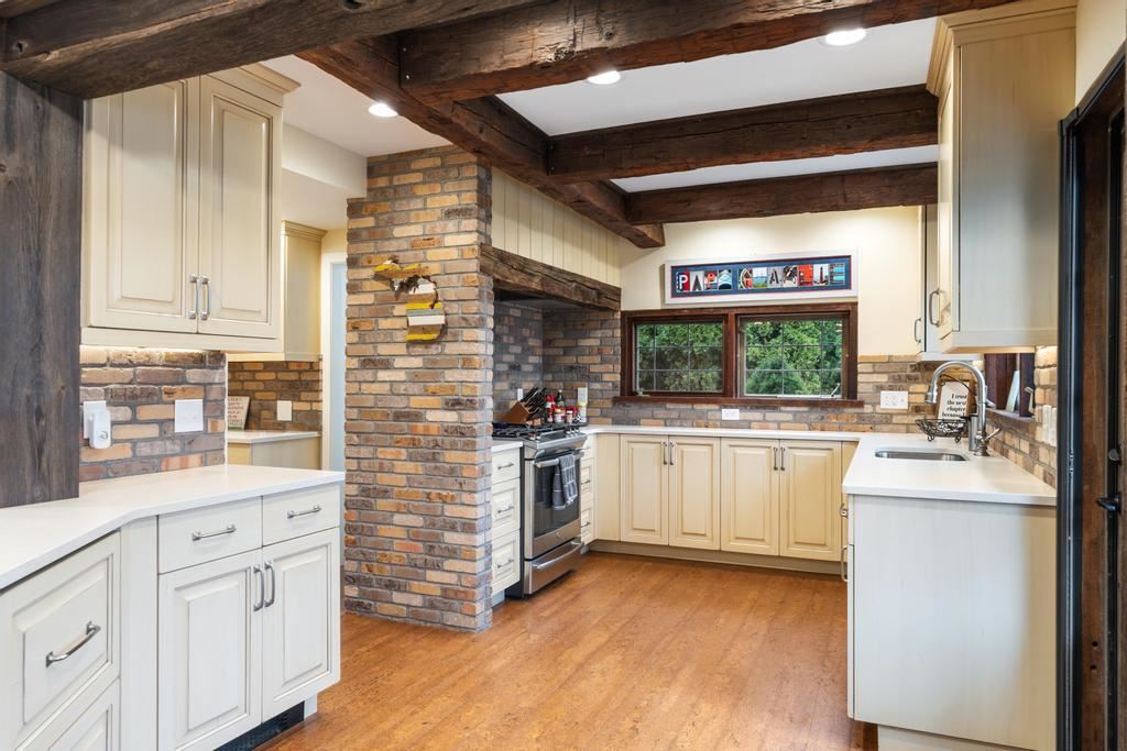 1 Thistle Downs Drive