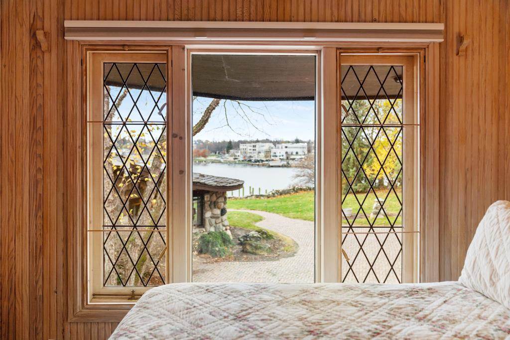 1 Thistle Downs Drive