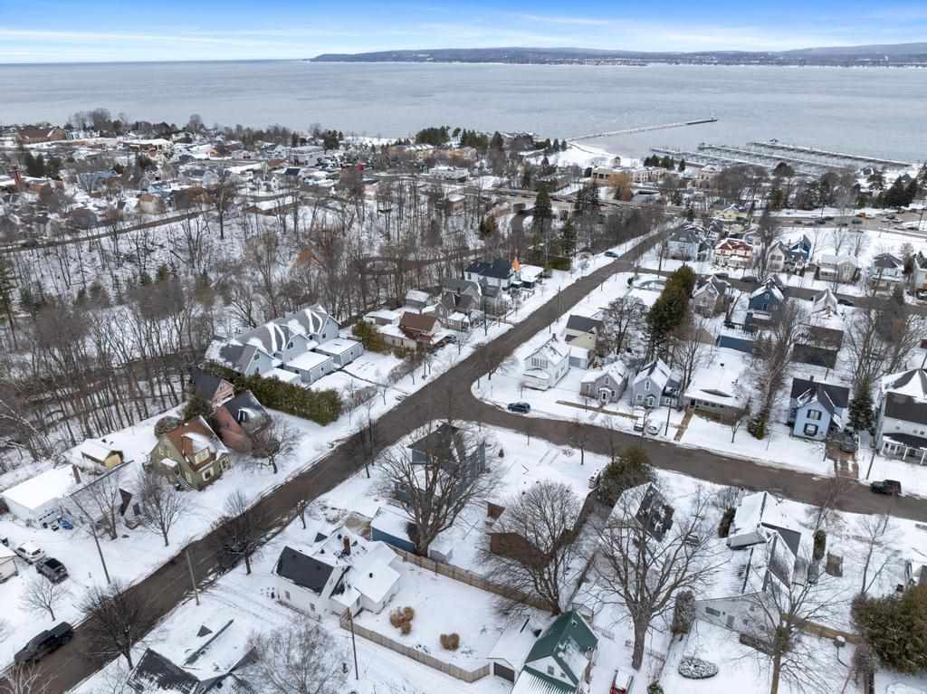 609 Elizabeth Street