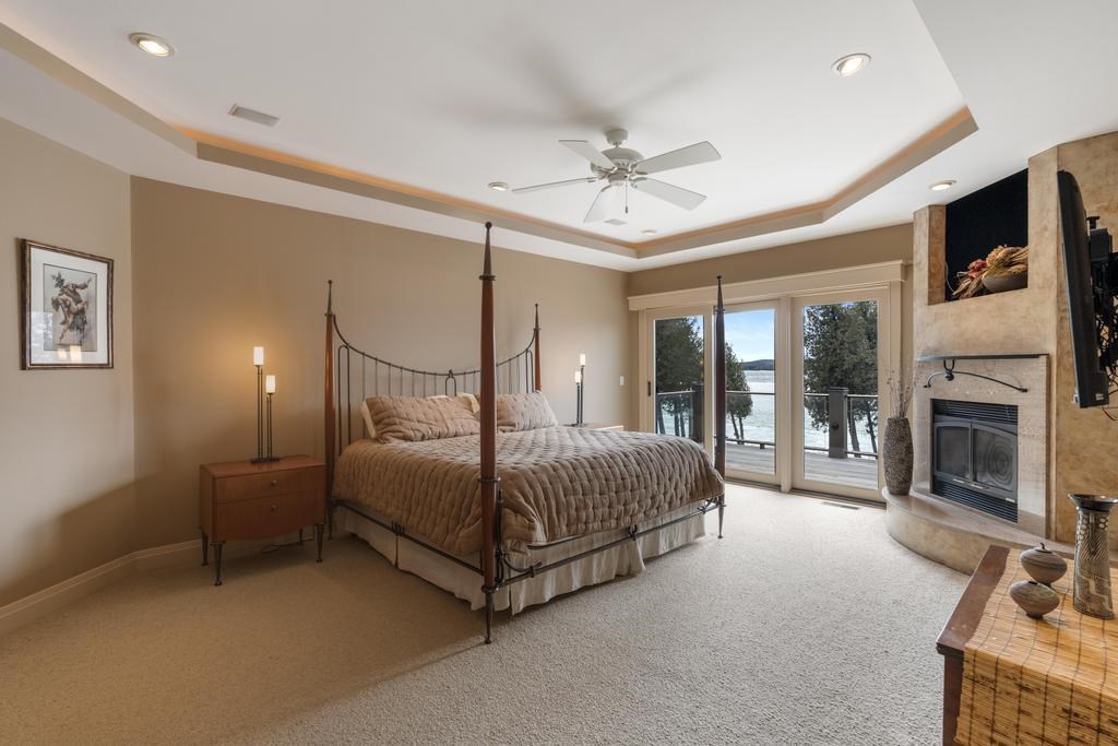 6579 Woods Creek Drive