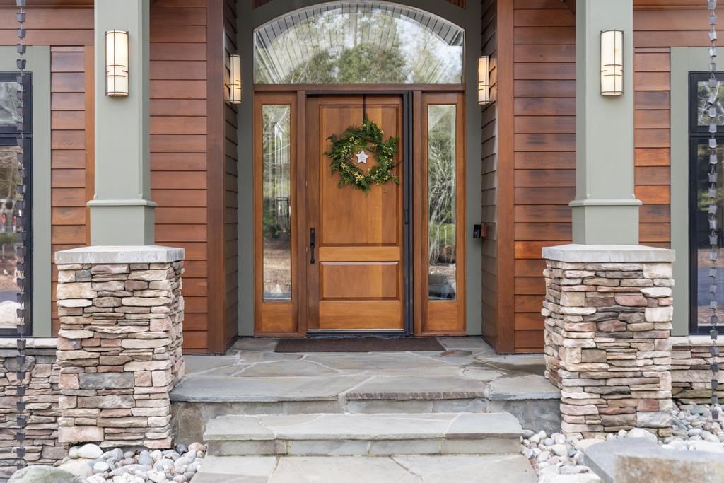 6579 Woods Creek Drive