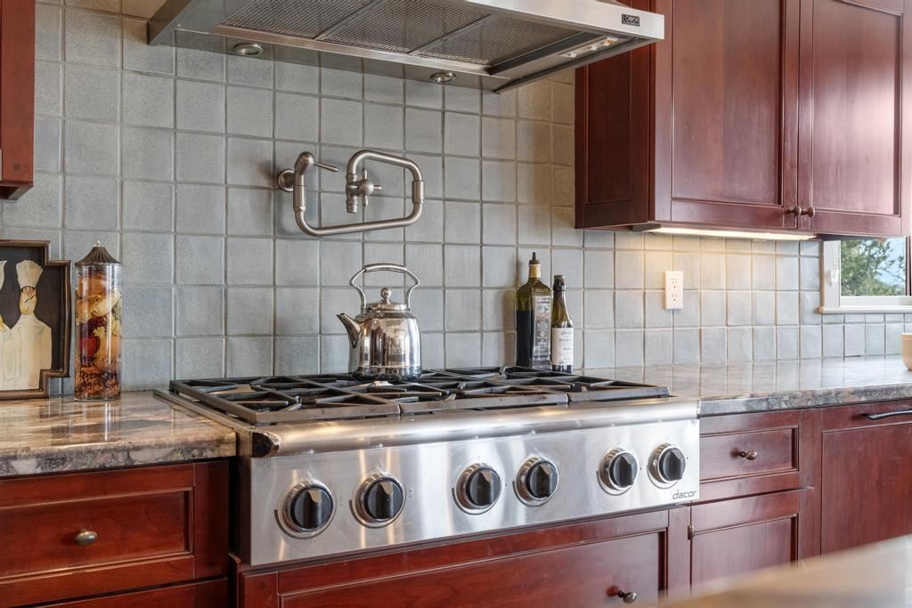 6579 Woods Creek Drive