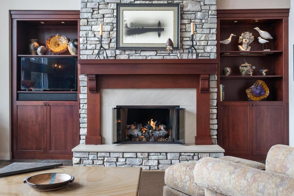 6579 Woods Creek Drive