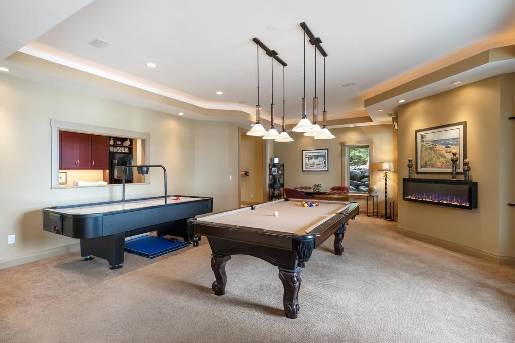 6579 Woods Creek Drive