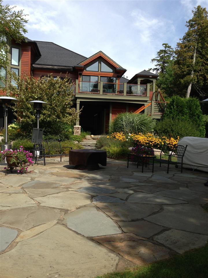 6579 Woods Creek Drive