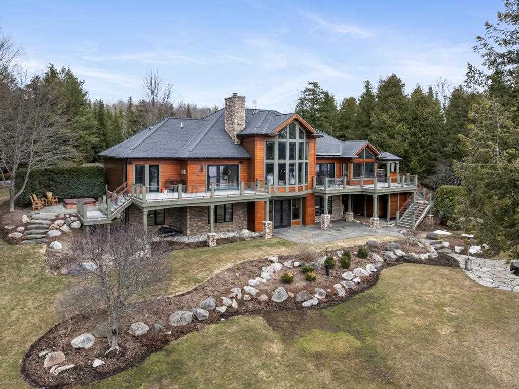 6579 Woods Creek Drive