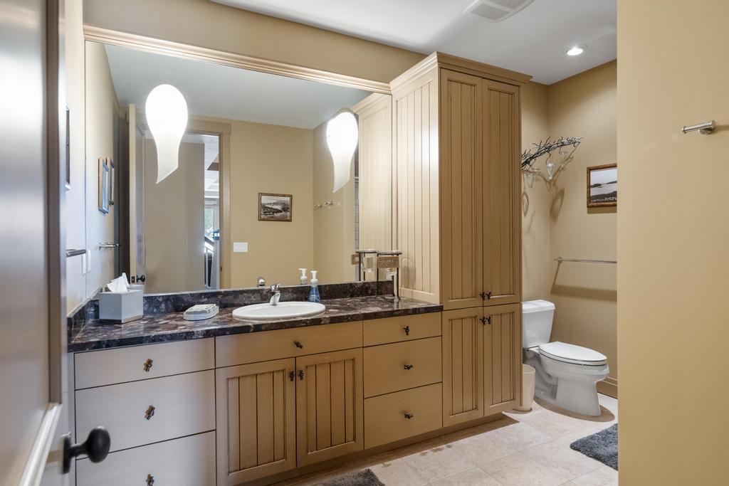 6579 Woods Creek Drive