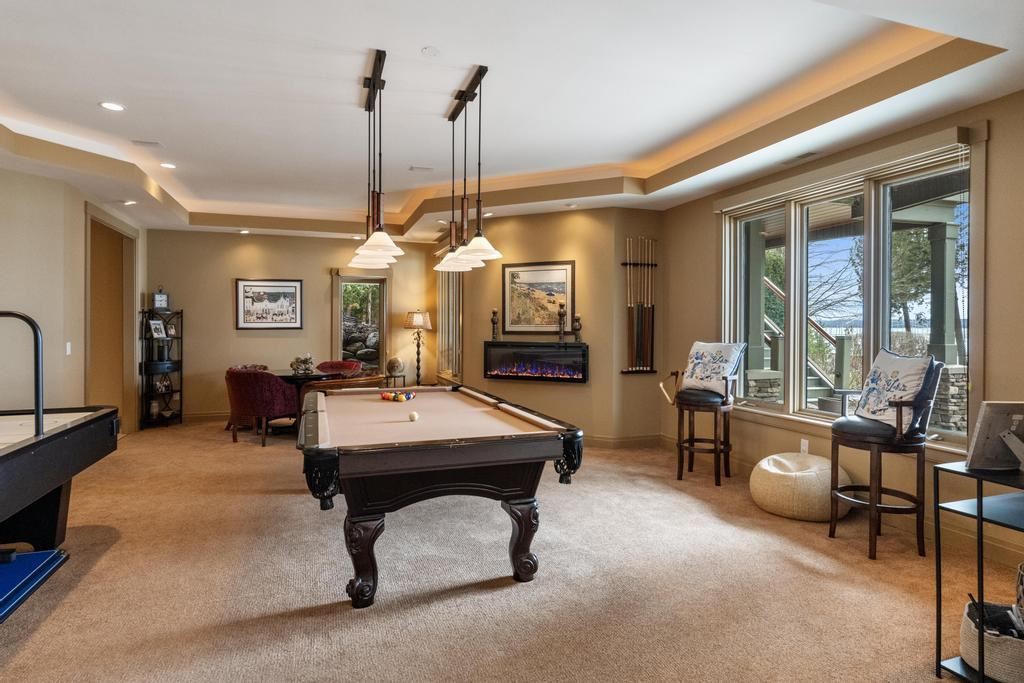 6579 Woods Creek Drive