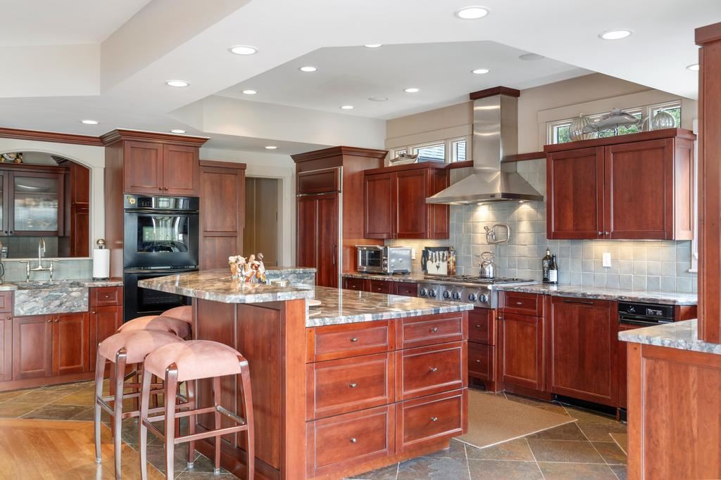 6579 Woods Creek Drive