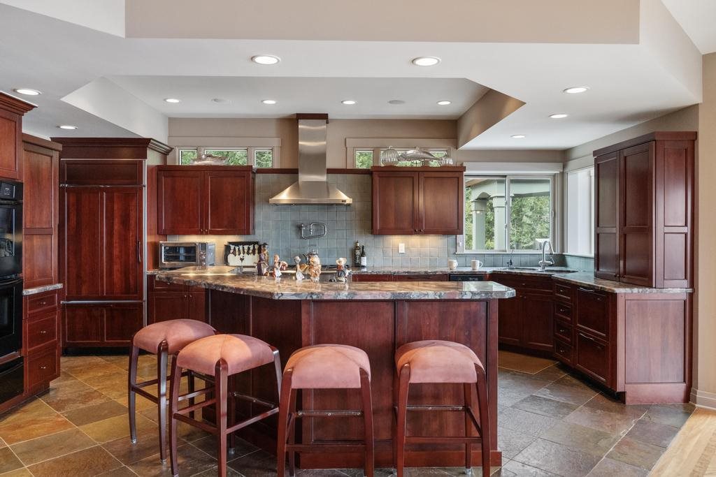 6579 Woods Creek Drive