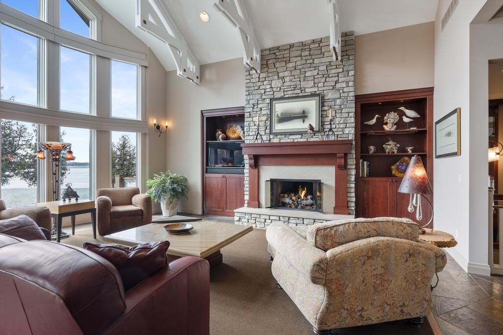 6579 Woods Creek Drive