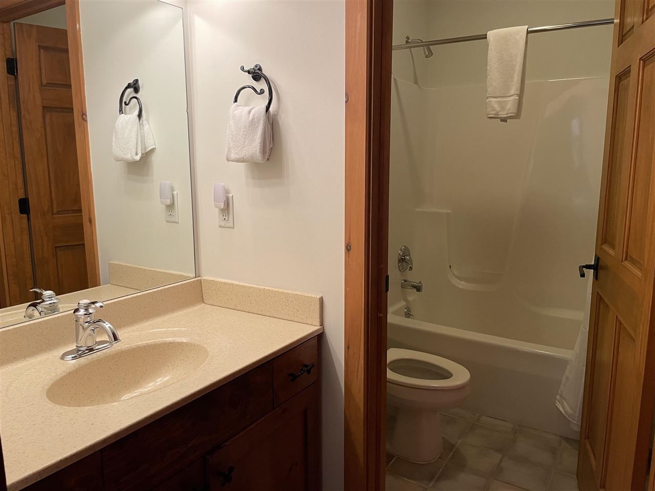 1075 Cabin Drive Unit: Unit #818 "D" / Door #818