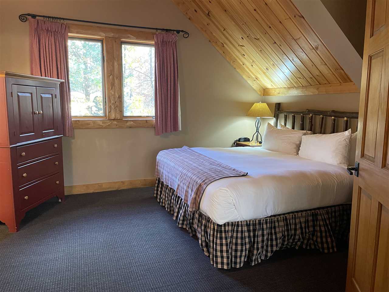 1075 Cabin Drive Unit: Unit #818 "D" / Door #818