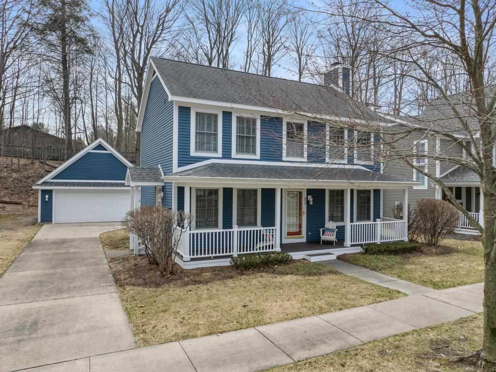 627 Forest Park Lane