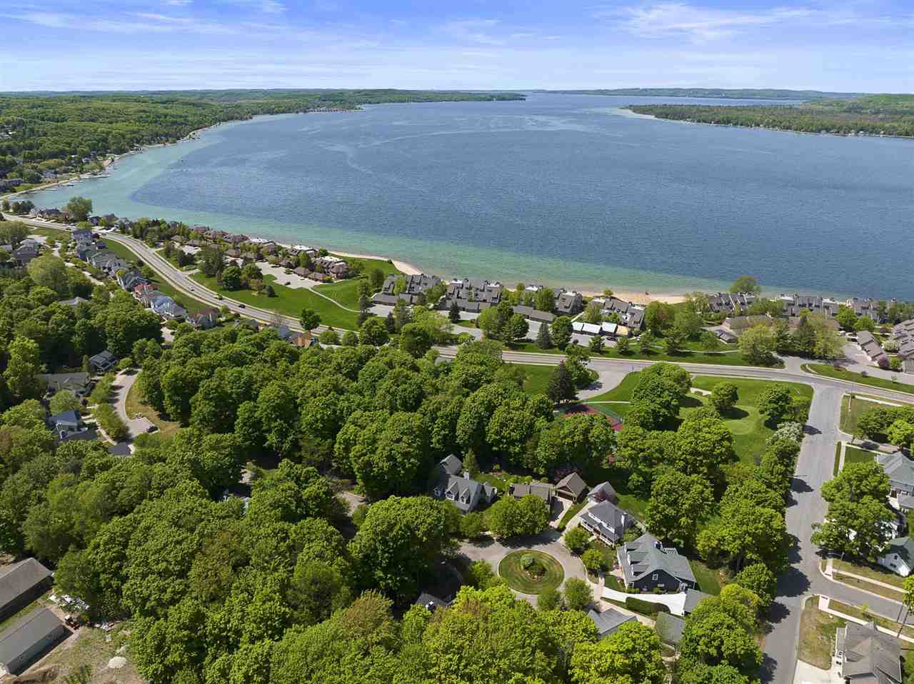 627 Forest Park Lane