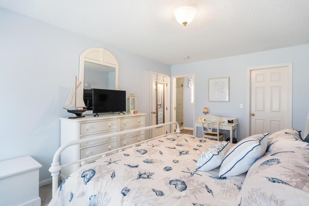 627 Forest Park Lane