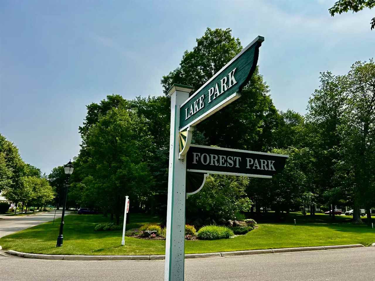 627 Forest Park Lane