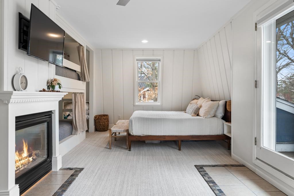 2027 North Shore Drive