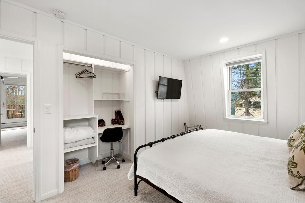 2027 North Shore Drive