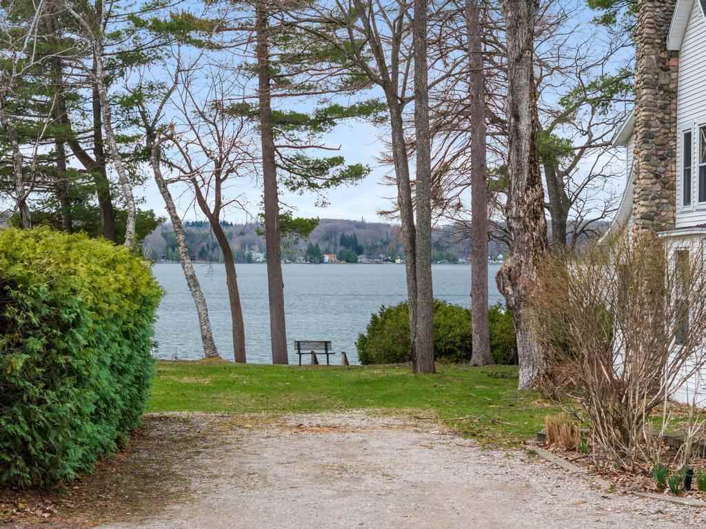 2027 North Shore Drive