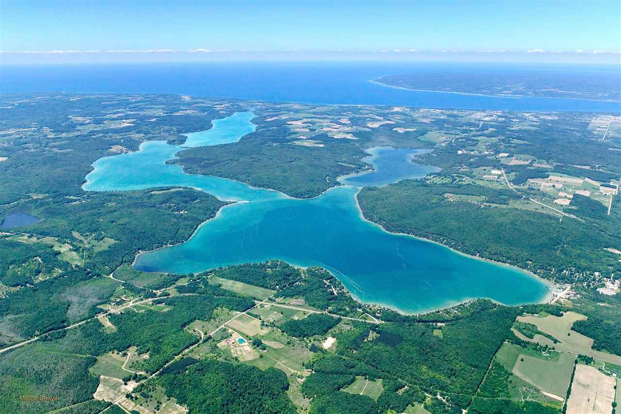 2027 North Shore Drive