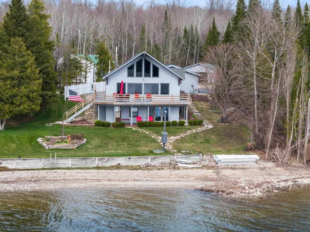 1397 Mountain Road