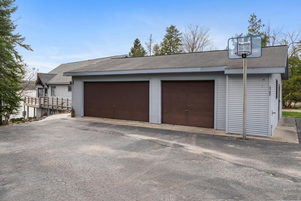 1397 Mountain Road