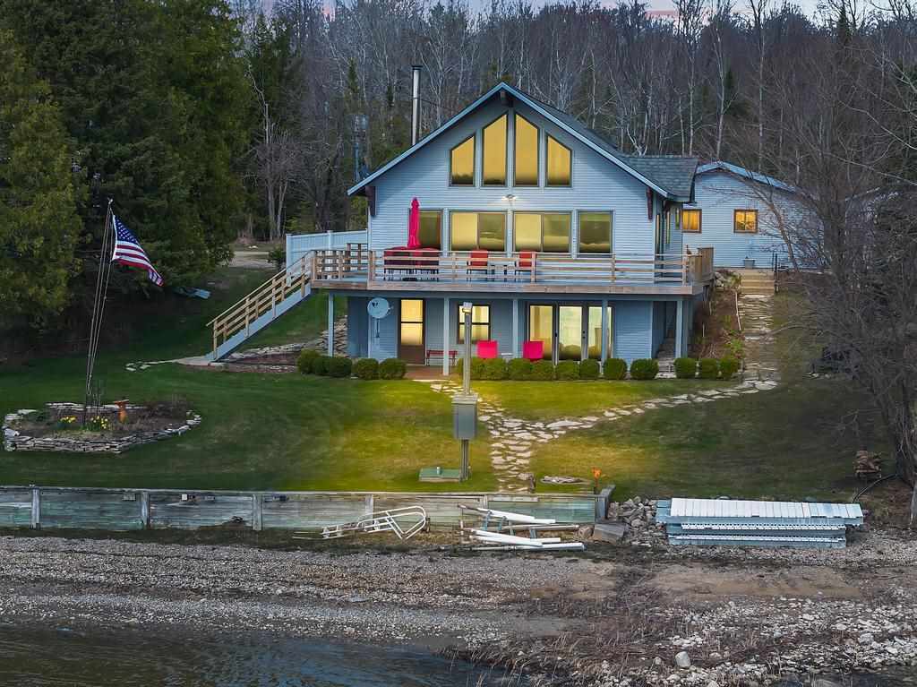 1397 Mountain Road