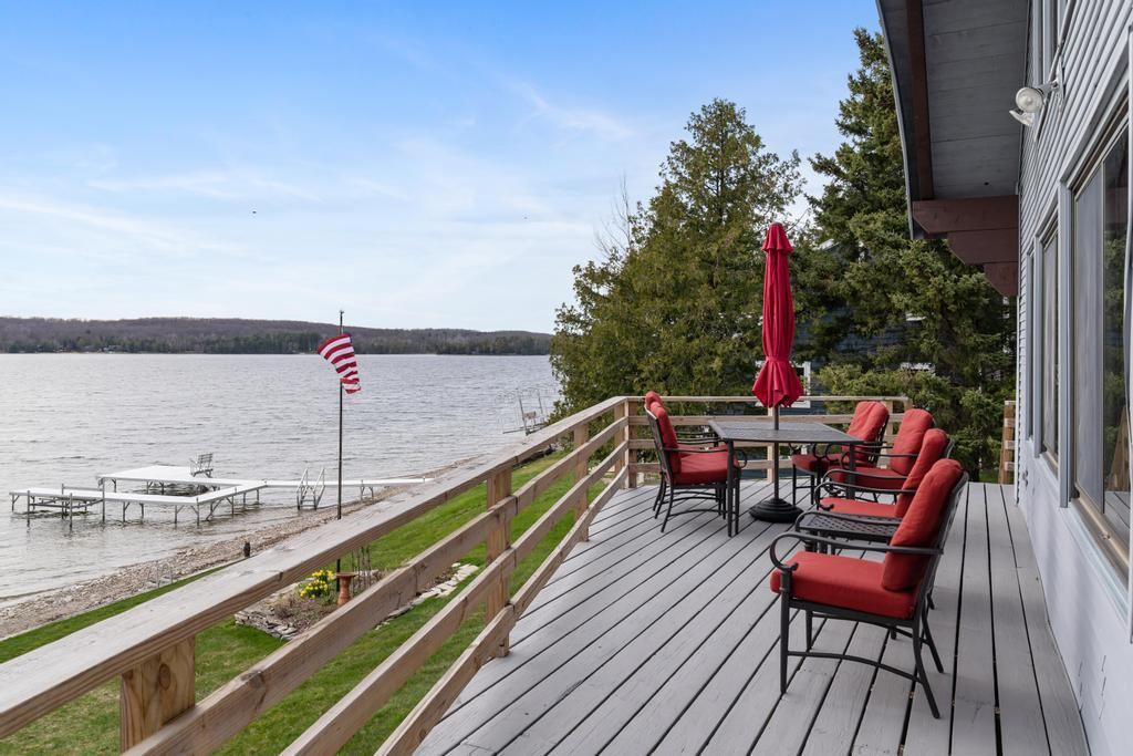 1397 Mountain Road