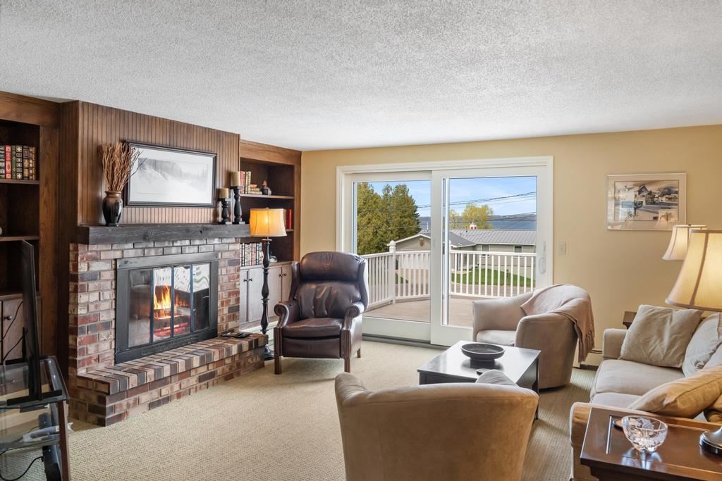 4922 Poplar Lane