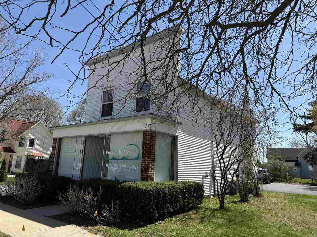 106 E Lincoln Street
